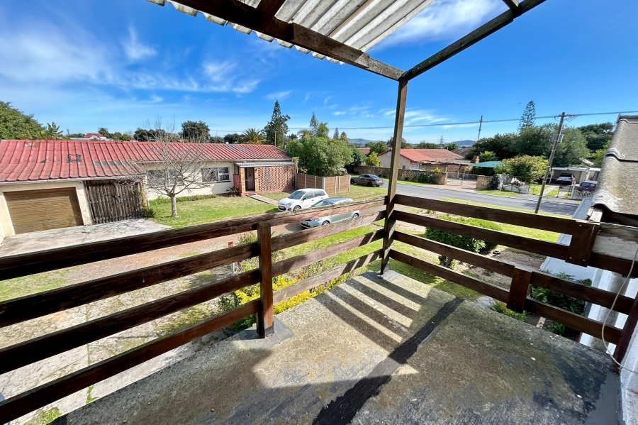 4 Bedroom Property for Sale in Belmont Park Western Cape